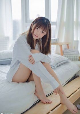 三个人玩一个人的b