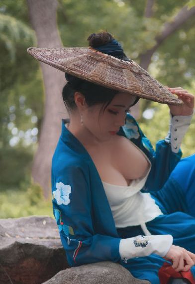 宋小宝回应和举重选手撞脸