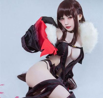 带珍珠耳环的少女