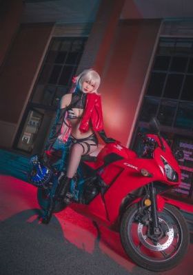 三女休夫